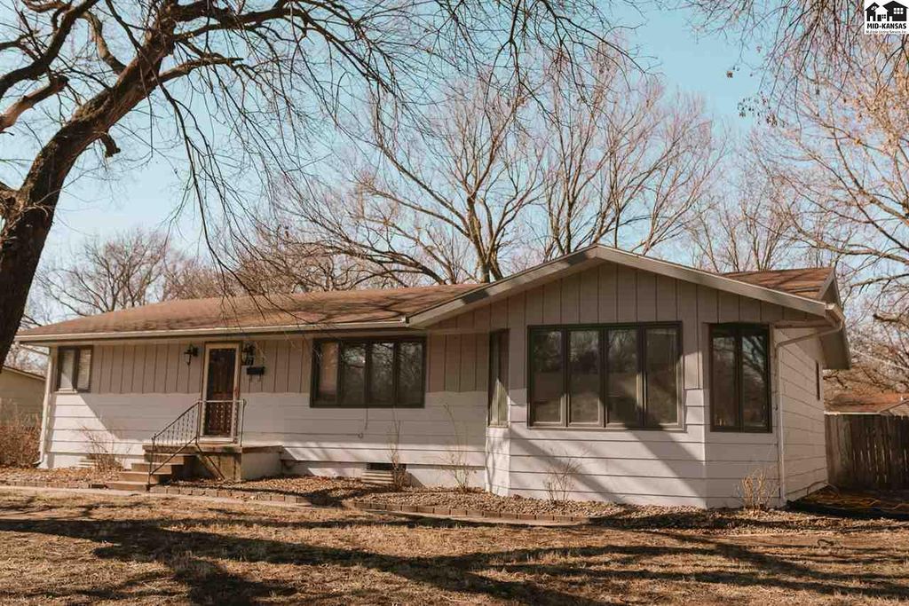 817 Spruce St, Halstead, KS 67056 Trulia