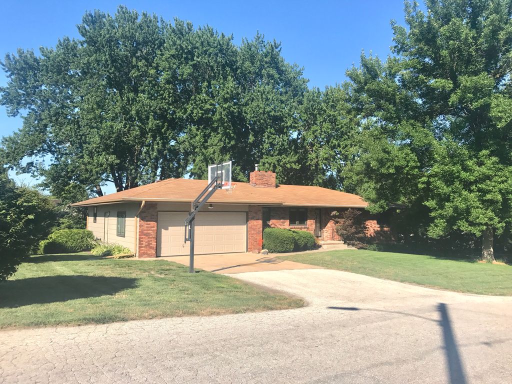 109 Wood St, Polk City, IA 4 Bed, 3 Bath SingleFamily Home 30