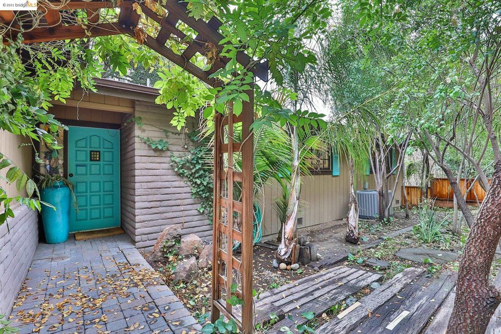 5611 Circle Dr, El Sobrante, CA 94803