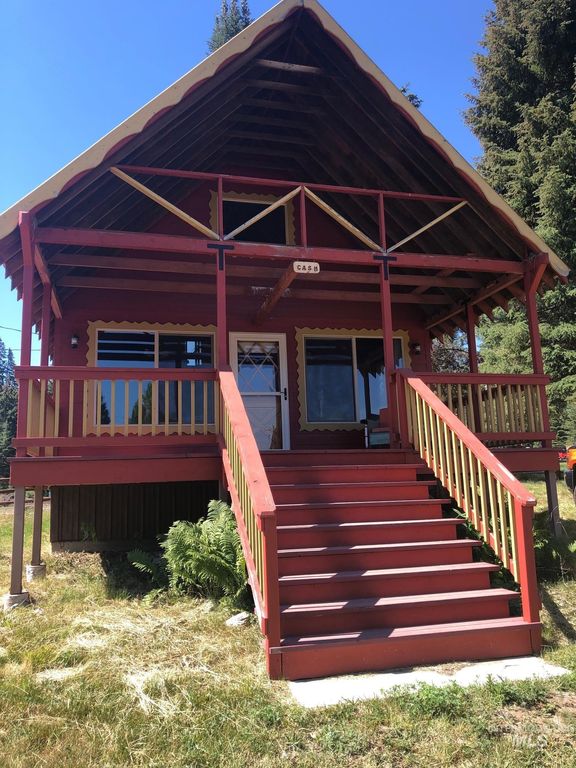 2201 Lowland Rd, Donnelly, ID 83615