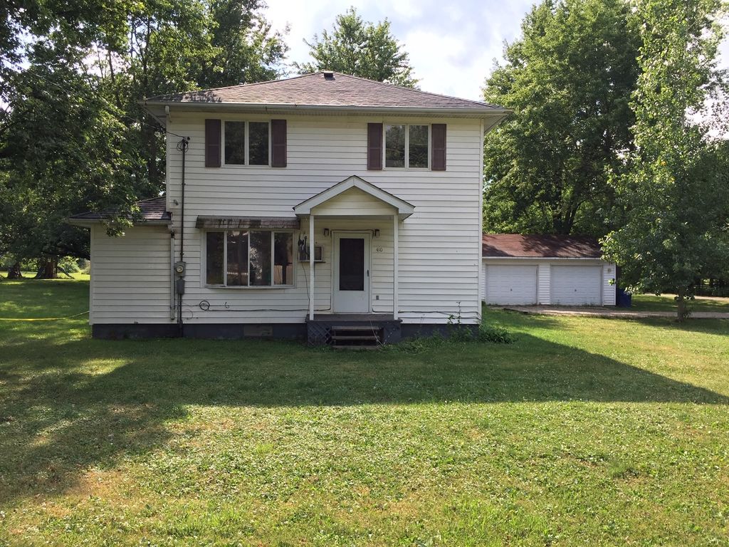 410 N 1st St, Bellflower, IL 61724