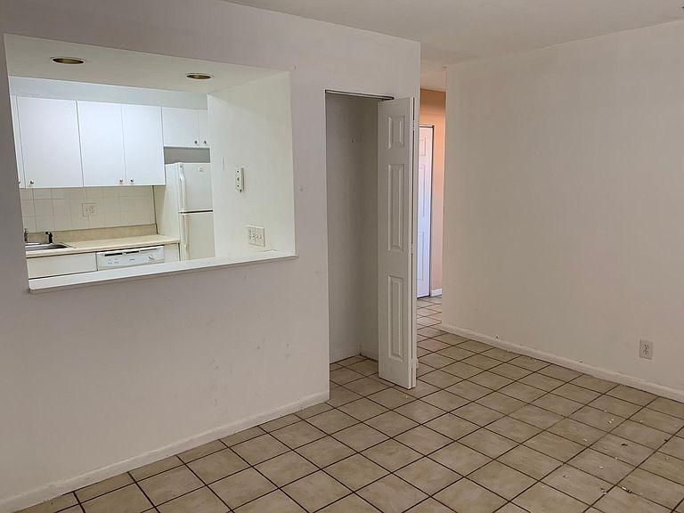 6121 NW 11th St, Fort Lauderdale, FL 33313