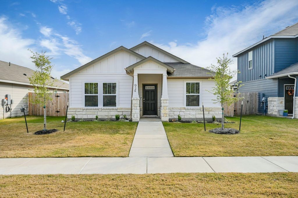 924 Main St, Hutto, TX 78634 Trulia