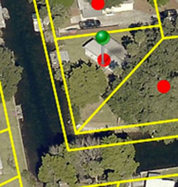 6130 Island Dr, Weeki Wachee, FL 34607