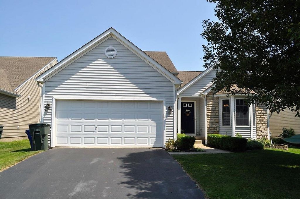 5366 Timber Grove Dr, Canal Winchester, OH 43110