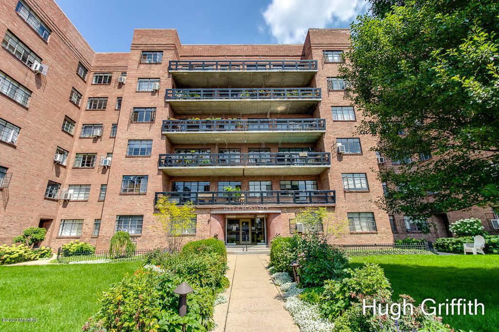 505 Cherry St SE 504, Grand Rapids, MI 2 Bed, 1 Bath Condo 37