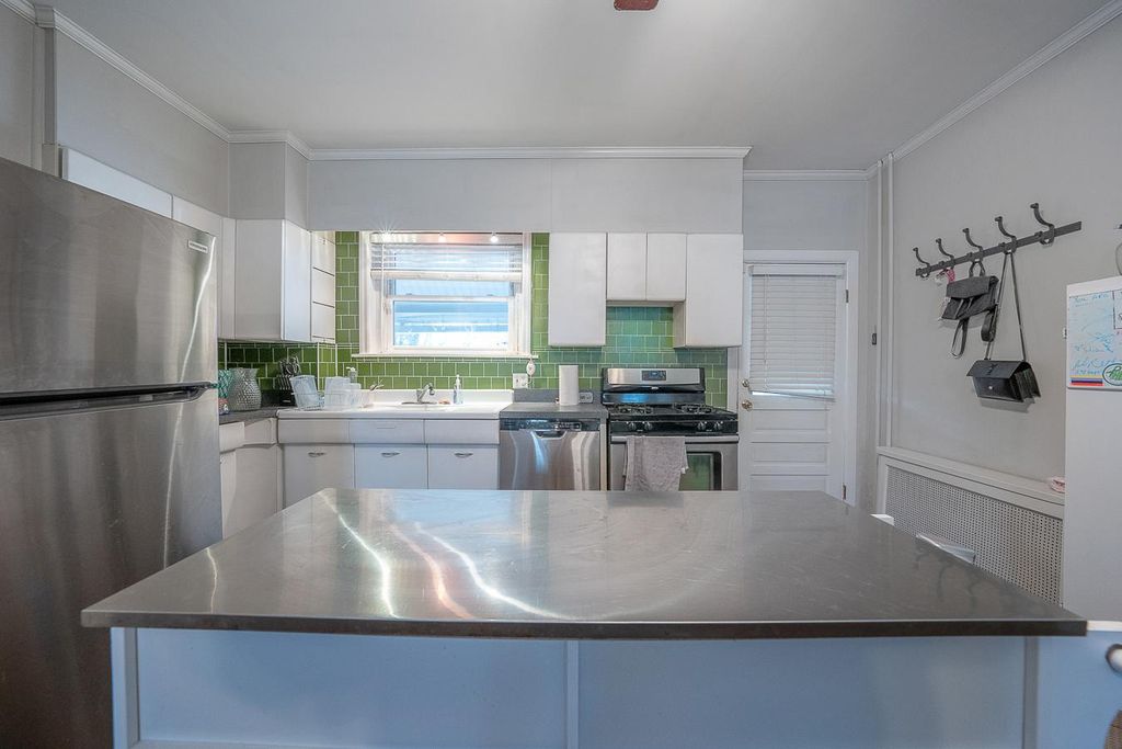 117 E 3rd Ave, Conshohocken, PA 19428