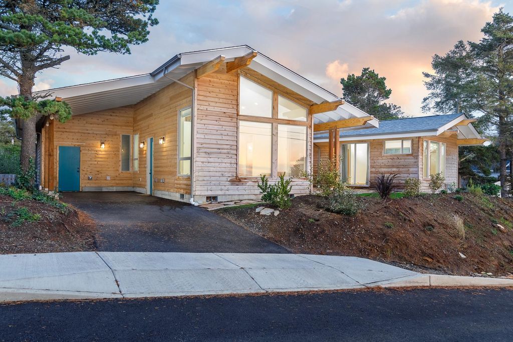 126 NW Hurbert St, Newport, OR 97365 | Trulia