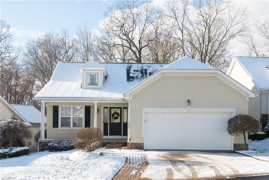 6846 Twin Oaks Ct, Canfield, OH 44406