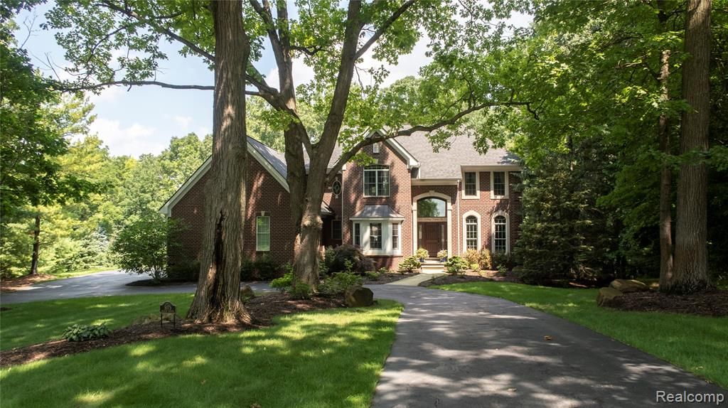 5075 Hilltop Estates Dr, Clarkston, MI 48348 MLS 2210057687 Trulia