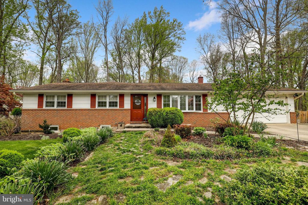 9744 Riverside Cir, Ellicott City, MD 21042