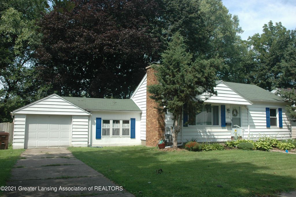 1609 Comfort St, Lansing, MI 48915