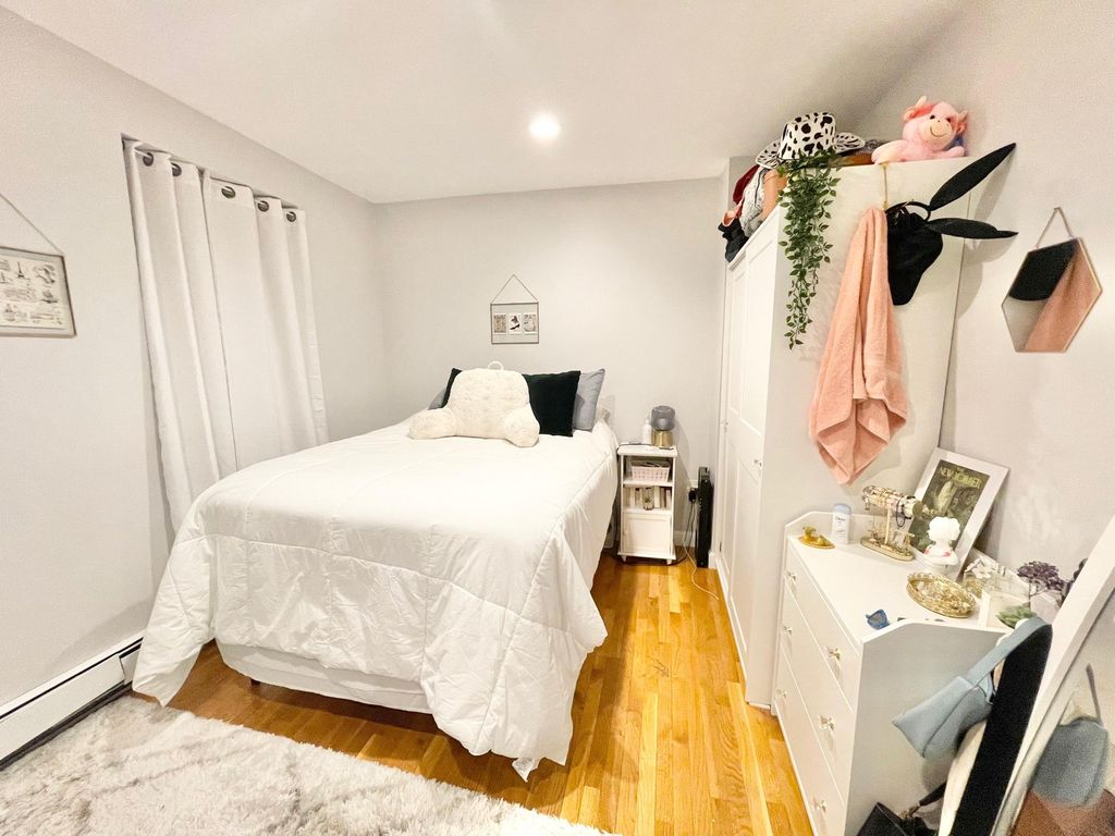 140 Prince St #2, Boston, MA 02113
