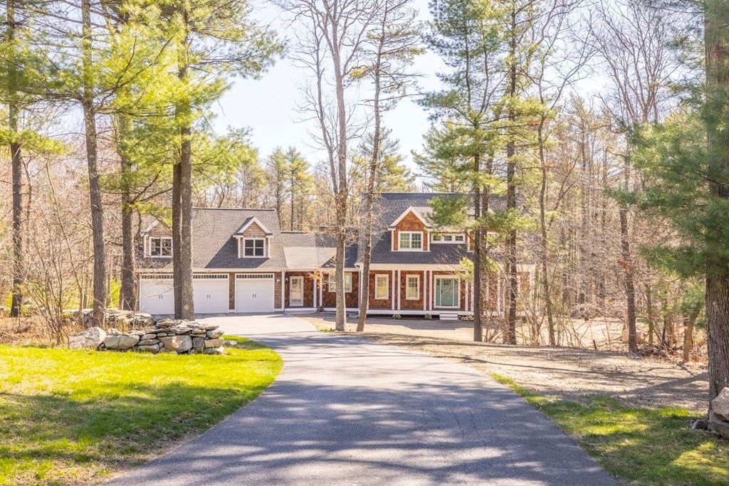 8 Anderson Way, Lakeville, MA 02347