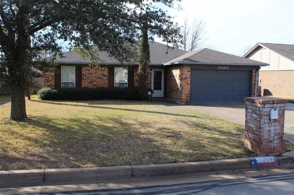 6208 Hott Springs Dr, Arlington, TX 76001