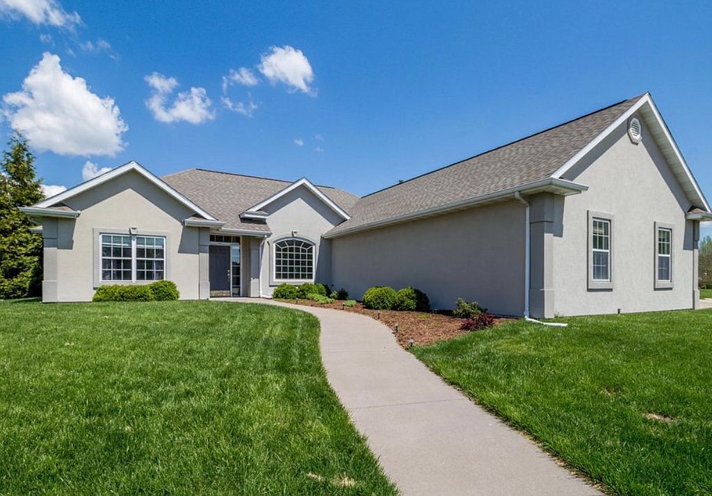2901 Trailside Dr, Columbia, MO 65203