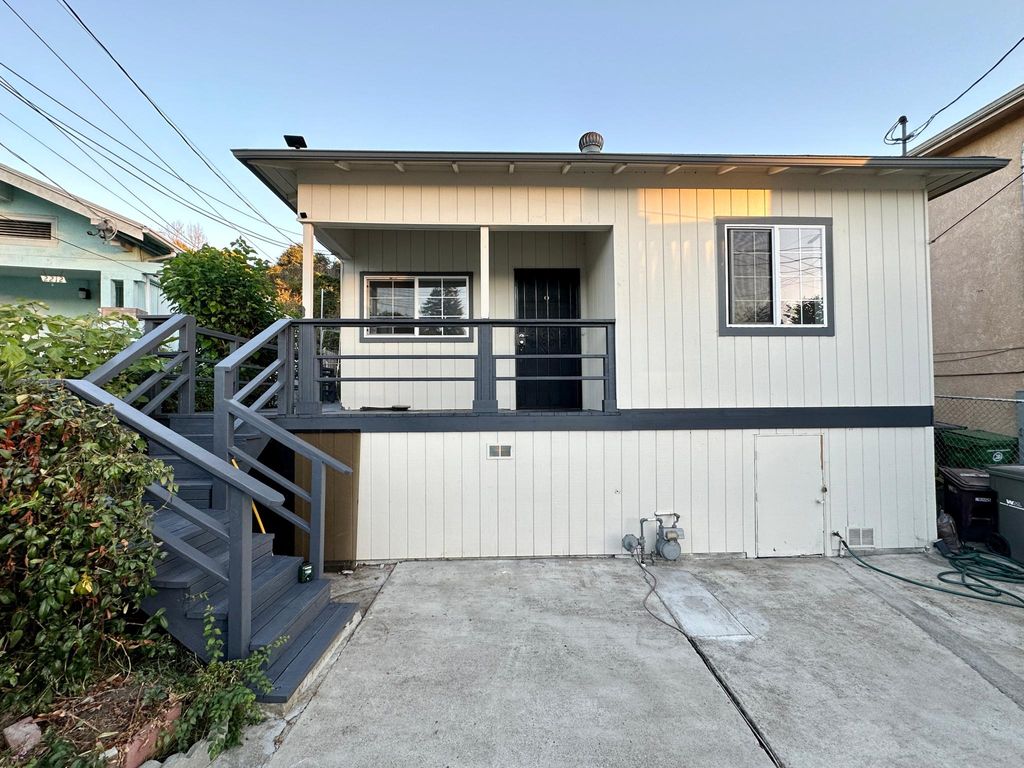 2206 14th Ave, Oakland, CA 94606