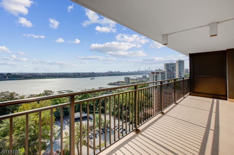 1500 Palisade Ave #12D1, Fort Lee, NJ 07024