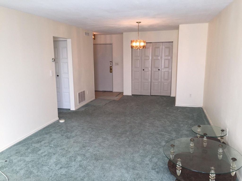 393 Laurel Ave #405, Bridgeport, CT 06605