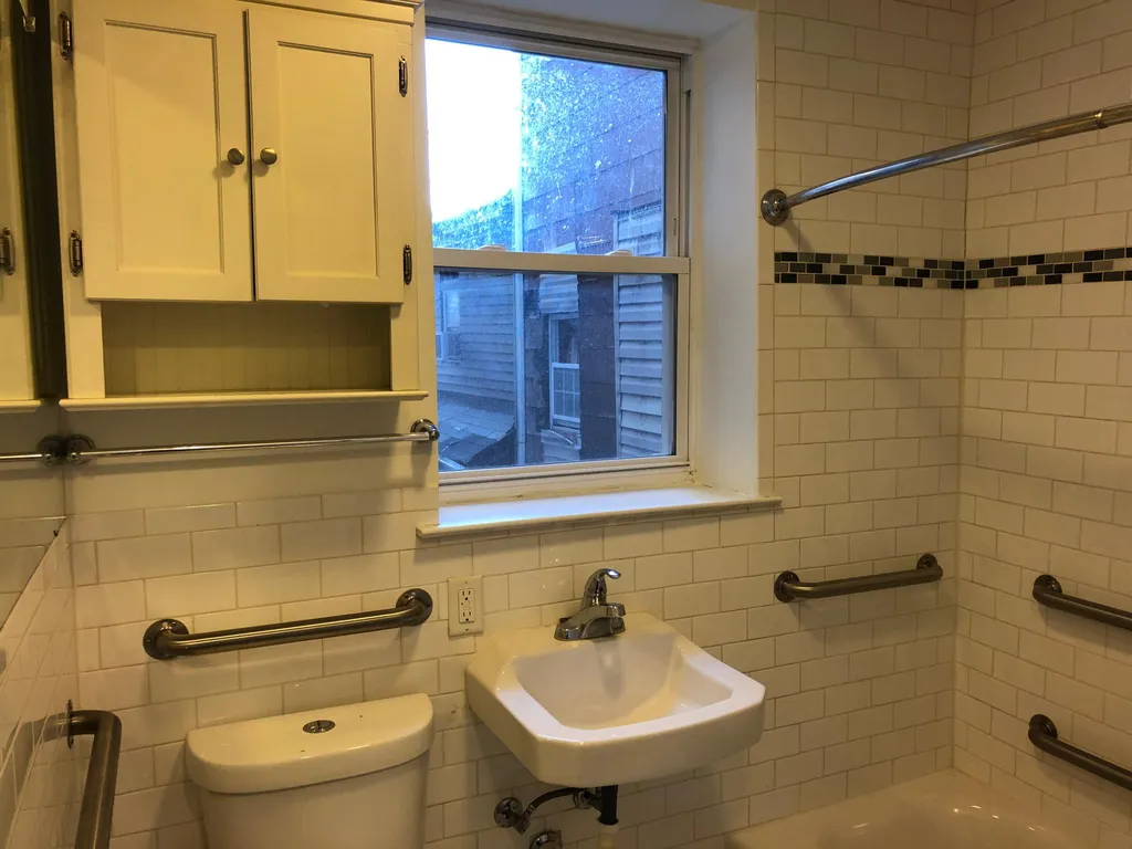 211 Summer Ave #7 — photo 4 of 5
