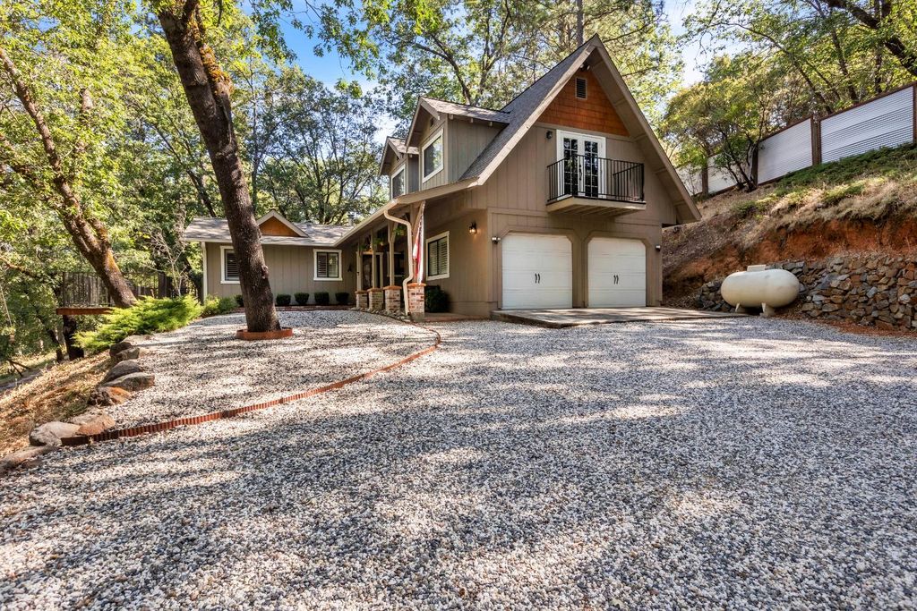 20321 Dog Bar Rd, Grass Valley, CA 95949