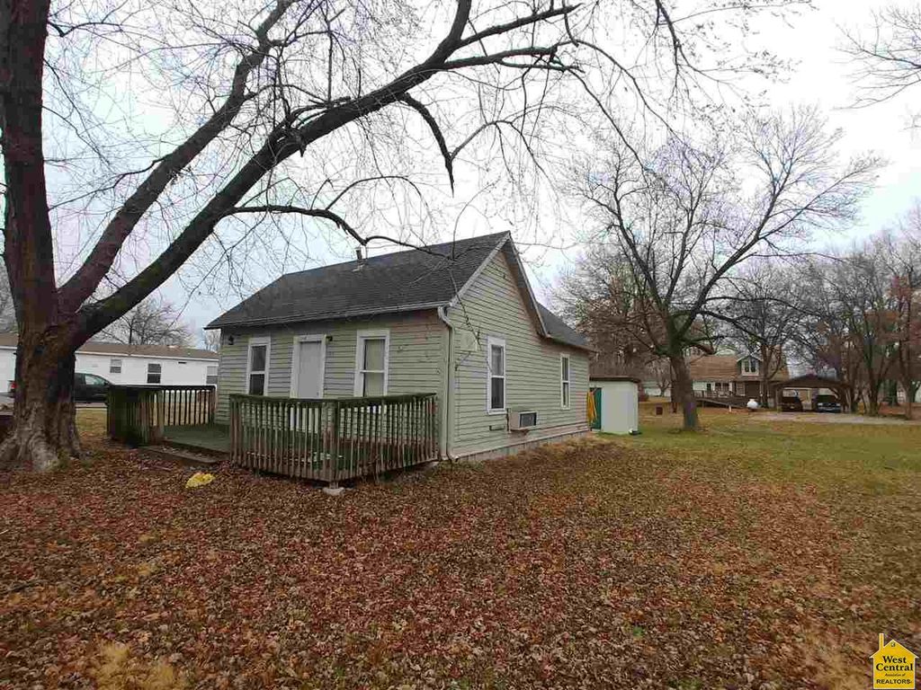 204 S 4th St, Deepwater, MO 64740 Trulia