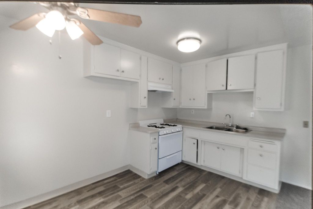 9210 Somerset Blvd, Bellflower, CA 90706