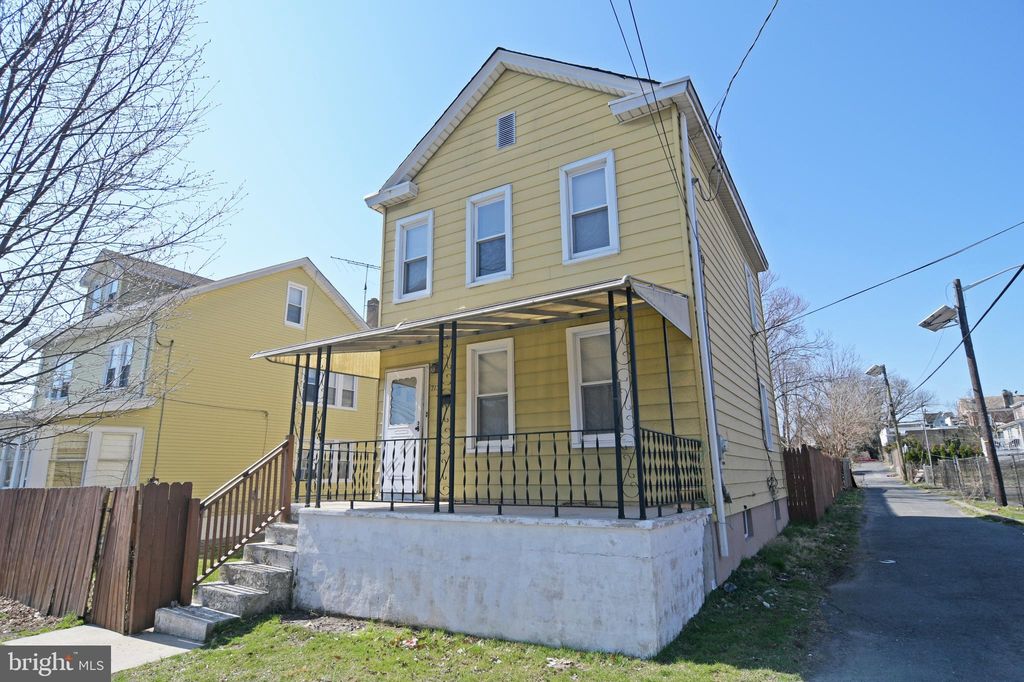 713 Spruce St, Trenton, NJ 08638