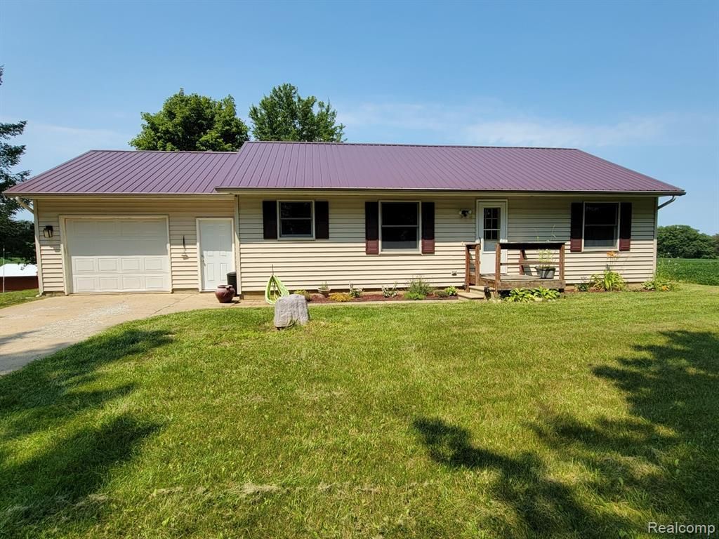 15086 Schultz Rd, Albion, MI 49224