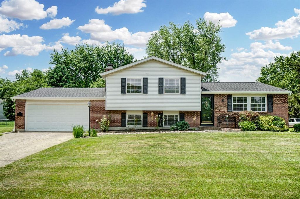 824 James Dr, Mason, OH 45040