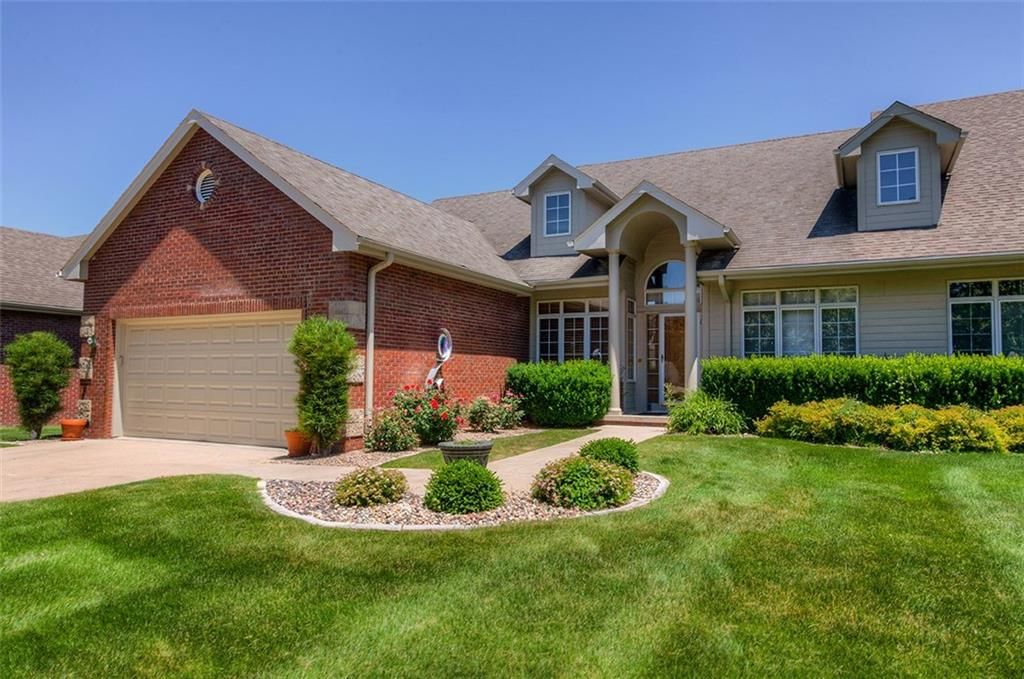 1250 Glen Oaks Dr, West Des Moines, IA 3 Bed, 3 Bath Condo 16