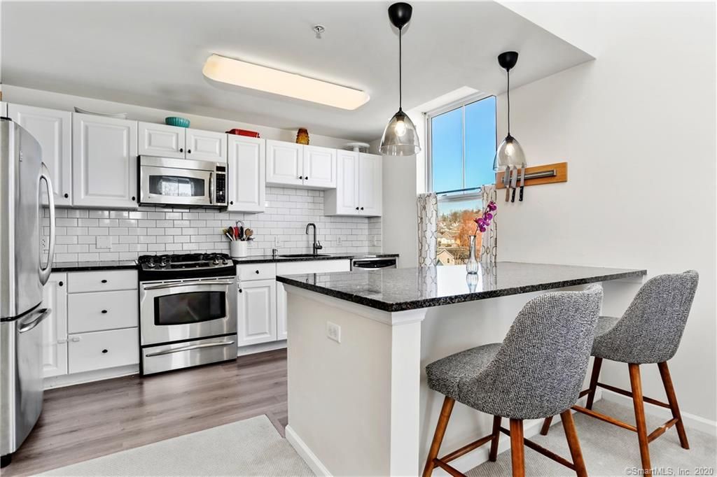 25 Adams Ave #402, Stamford, CT 06902