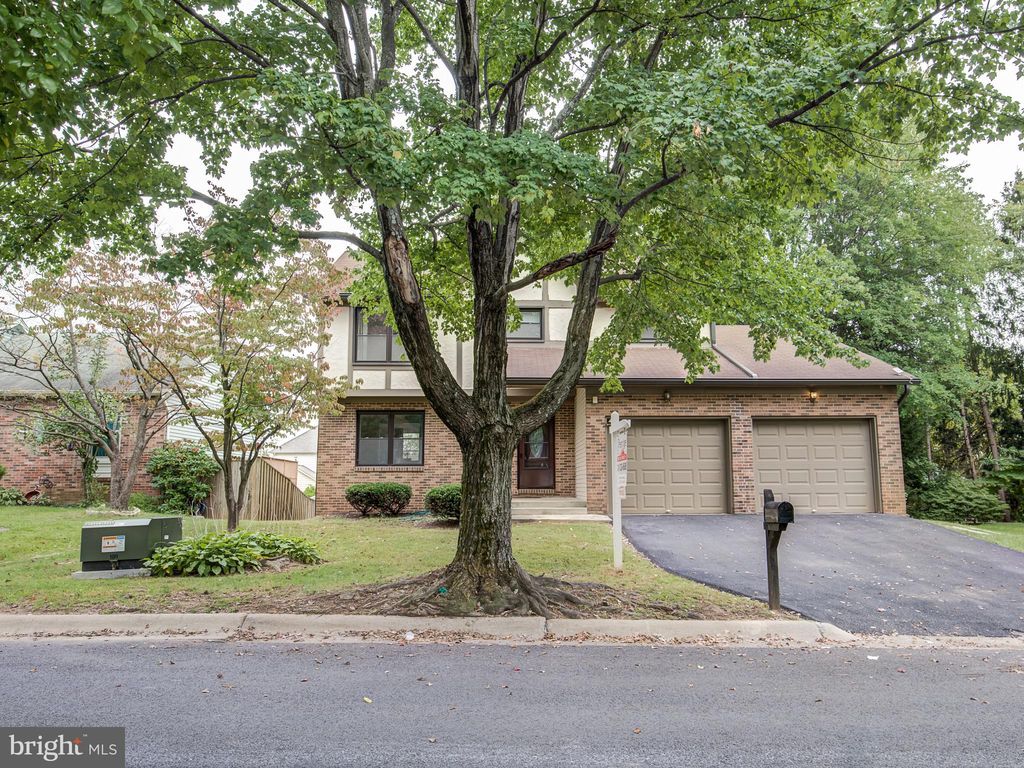 19072 McFarlin Dr, Germantown, MD 20874