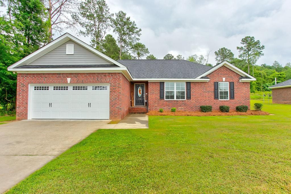 1705 N Kings Hwy, Sumter, SC 3 Bed, 2 Bath SingleFamily 1705 N Kings Hwy, Sumter, SC 3 Bed, 2 Bath SingleFamily