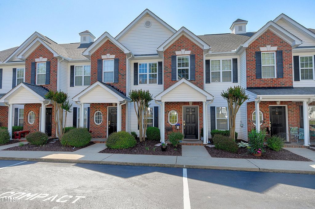 1836 Birmingham Dr, Hillsborough, NC 27278