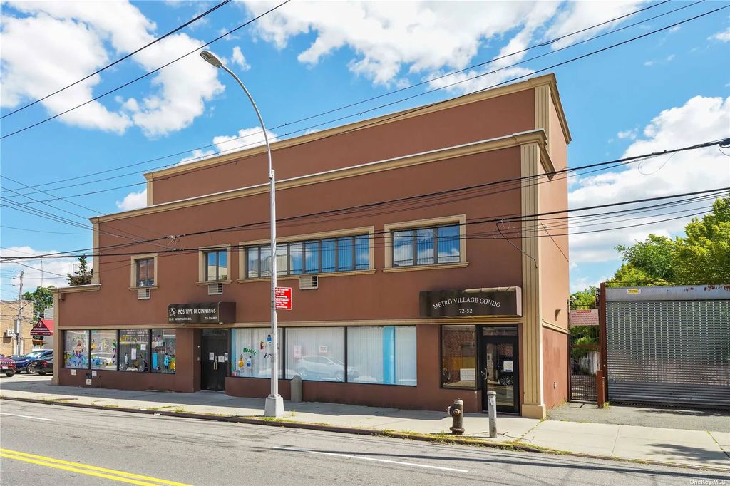 7252 Metropolitan Ave, Flushing, NY 11379 | Trulia