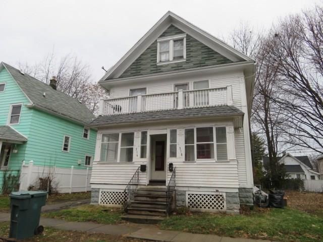 316 Roycroft Dr, Rochester, NY 14621