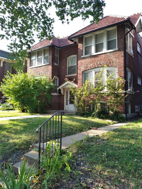 6425 Clayton Rd #LC, Saint Louis, MO 63117
