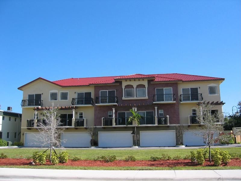 218 S Federal Hwy #1, Lake Worth, FL 33460