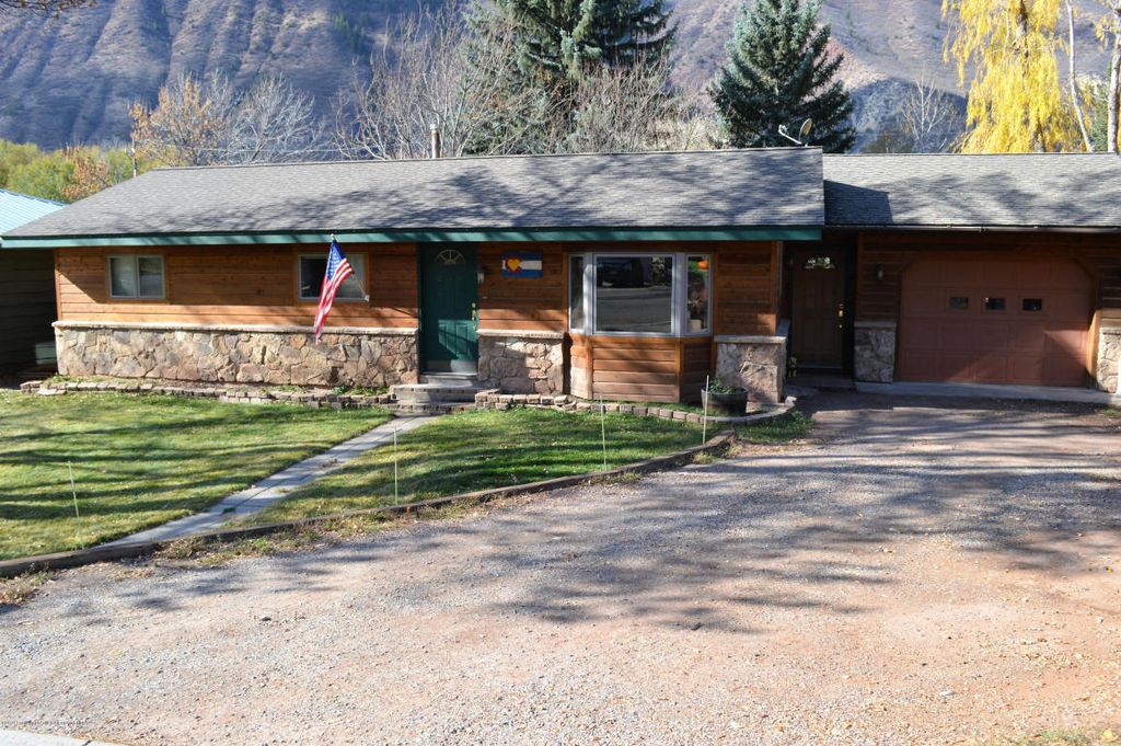 2205 Bennett Ave, Glenwood Springs, CO 81601