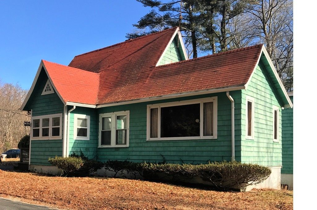 719 Pleasant St, Hanson, MA 02341