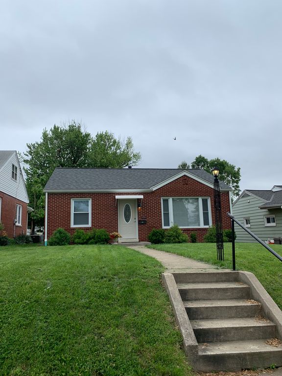 715 S 19th St, Quincy, IL 62301