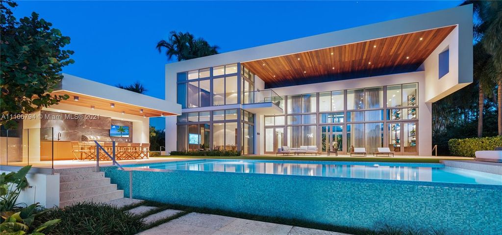 6396 N Bay Rd, Miami Beach, FL 33141