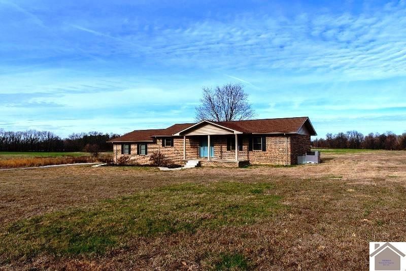 7705 Old Hinkleville Rd, West Paducah, KY 3 Bed, 2 Bath SingleFamily