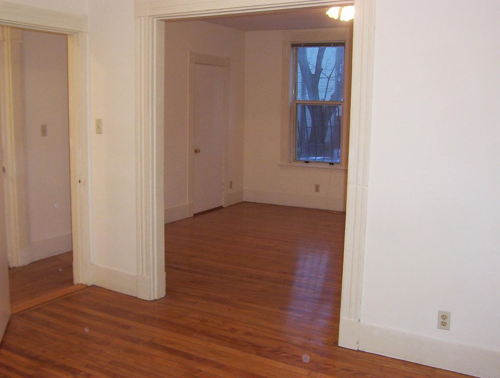 26 Surrey St, Cambridge, MA 02138