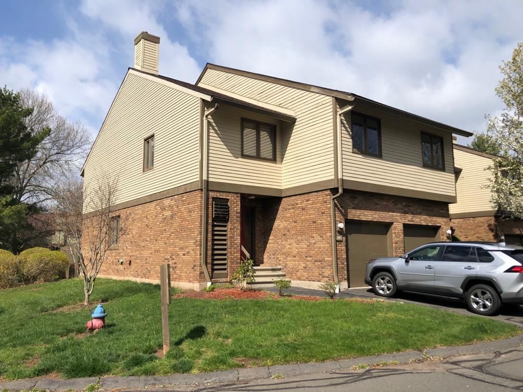 205 Hunters Ln #205, Newington, CT 06111