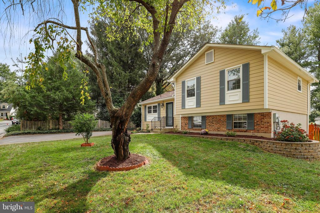 6 Mallory Ct, Gaithersburg, MD 20879