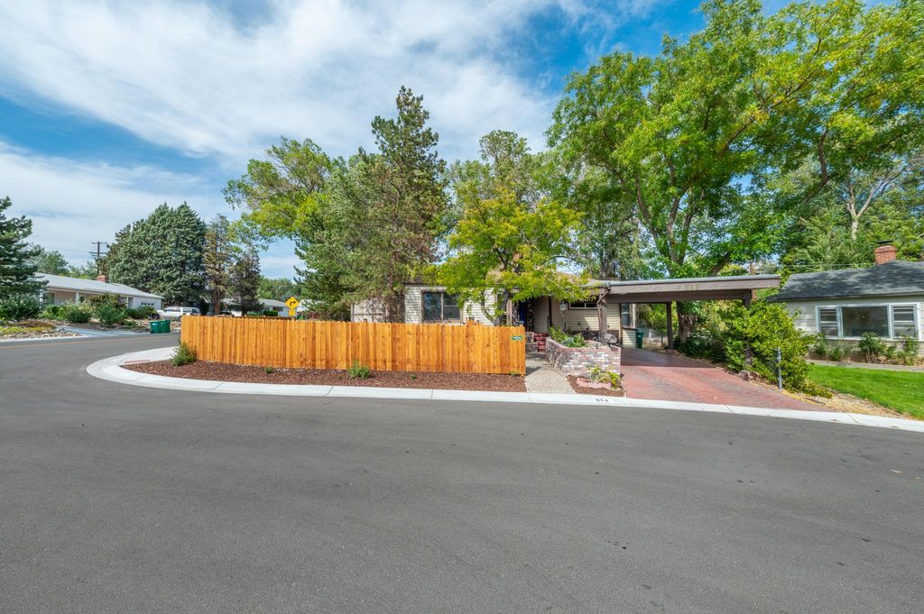 946 Gear St, Reno, NV 89503