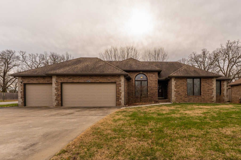 1254 W  Vancouver St, Springfield, MO 65803