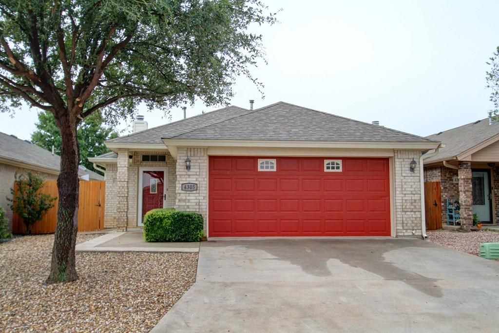 4305 Green Meadow Dr, San Angelo, TX 76904